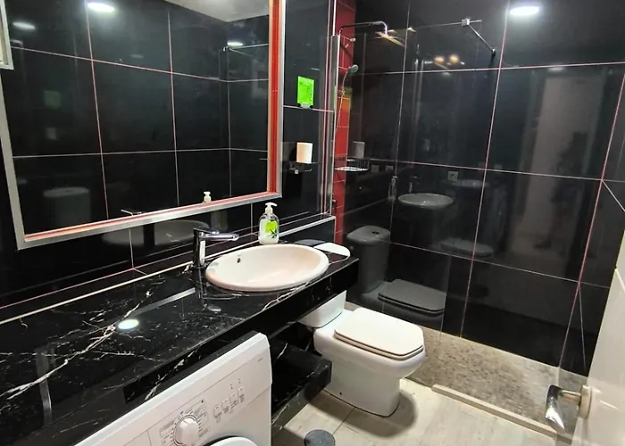 Torres De Yomely Playa de las Américas