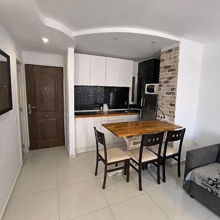 Torres De Yomely Playa de las Américas